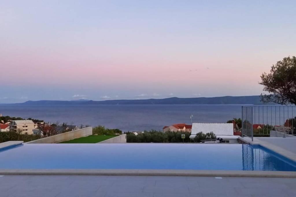 Villa Katarina - Infinity Pool With Amazing View 볼 외부 사진